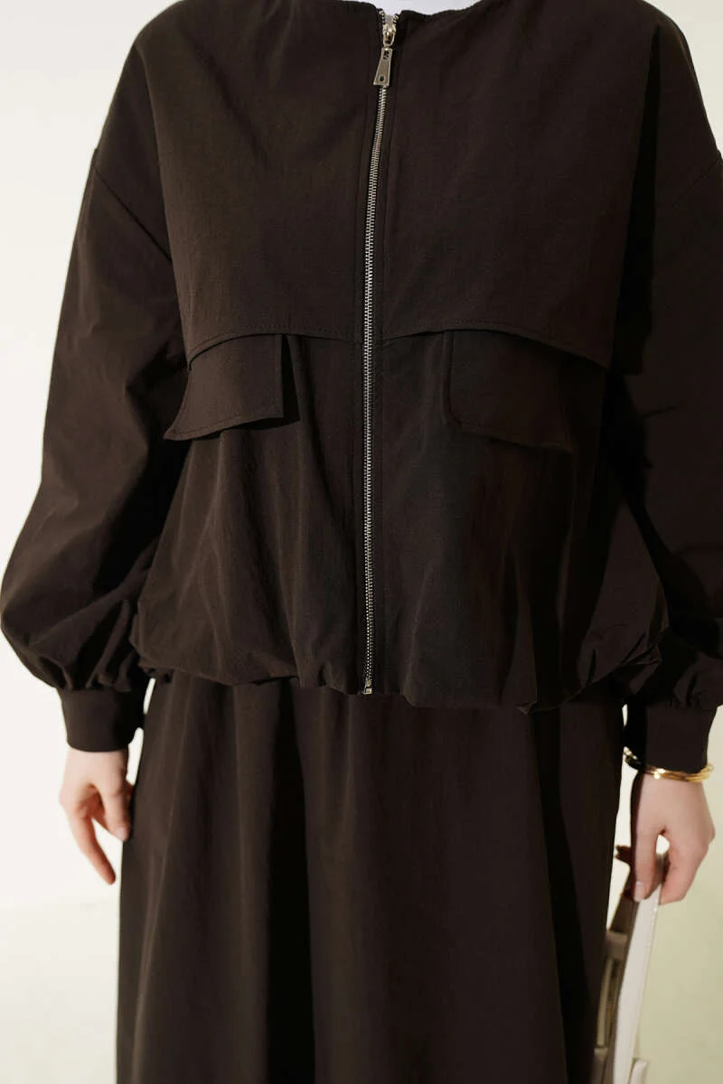 Pocket-Detail Parachute Skirt Two-Piece Set Brown - Image 4