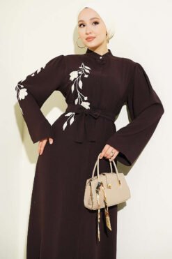 Alternative Ansicht von Flower Embroidered Hidden Button Abaya Brown