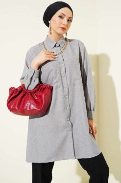Shirt with Double Pockets and Chain Necklace Grey