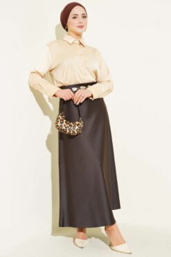 Vue alternative de Striped Waist Elastic Satin Skirt Brown