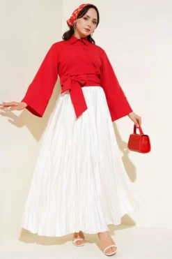 Alternative view of Buttoned Side Tied Short Shirt Red