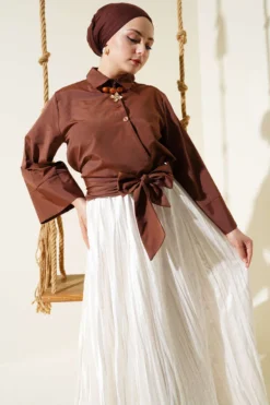 Alternative view of Buttoned Side Tied Short Shirt Brown