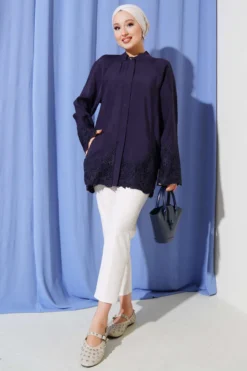 Shirt with Hidden Buttons and Lace Detail Navy Blue بالجملة shirt view 2 - Hicabistan مصنع تركيا