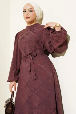 Printed Balloon Sleeve Belted Jacquard Dress Brown Großhandel dress view 2 - Hicabistan Türkei Fabrik