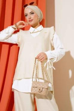 Alternative view of Ruffled Three-Piece Set Beige