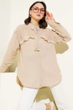 Lace Ruffled Blouse