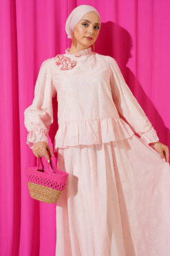 Ruffled Skirt Two-Piece Set with Rose Accessory Pink wholesale clothing set view 2 - Hicabistan Turkey factory