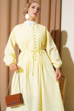 Vue alternative de Collared Buttoned Dress Yellow