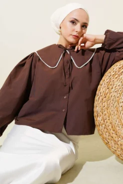 Navy Collar Short Shirt with Pearl Details Brown