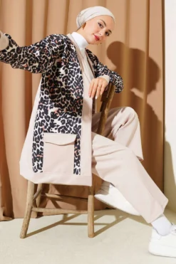 Two-Piece Set with Leopard Print and Pockets Beige