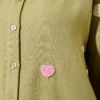 Heart Embroidered Linen Shirt Khaki groothandel shirt view 4 - Hicabistan Turkije fabriek