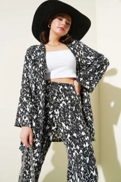 Alternative view of Mixed Pattern Ruffled Kimono Set Black