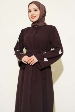 Vue alternative de Butterfly Pearl Belted Abaya Brown