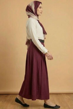 Vista alternativa de Belted Tencel Pleated Skirt Burgundy
