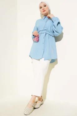 Shirt with Self-Wide Belt Baby Blue Großhandel shirt view 2 - Hicabistan Türkei Fabrik