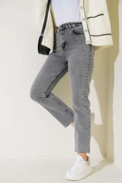 Alternative view of Cropped Slim Fit Jeans Grey