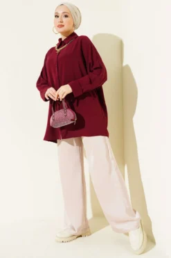 Vue alternative de Batwing Sleeve Oversized Shirt with Necklace Burgundy