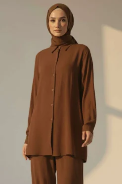 Alternative view of Buttoned Set with Crinkled Appearance Tan