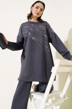 Alternative view of Loyşa Stone and Pearl Embellished Tunic Set