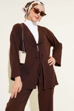 Alternative view of Front Tied Crinkled Two-Piece Set Brown