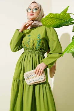 Embroidered Tiered Dress with Elastic Waist en gros dress view 2 - Hicabistan usine Turquie