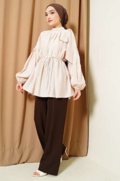 Vue alternative de Shoulder Bow Loose Tunic Beige
