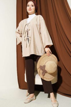 Vue alternative de Tie-Front Oversized Parachute Kimono Beige