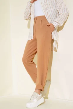 Alternative view of Buttoned Cuff Loose Pants Camel
