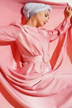 Satin Evening Dress with Stone Details and Fur Collar Powder Pink en gros dress - Hicabistan usine Turquie