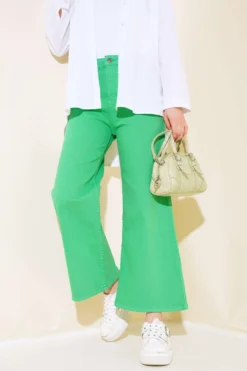 Alternative view of Loose Short Plain Trousers