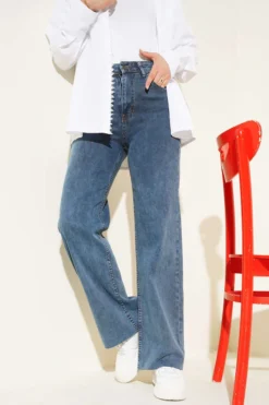 Alternative view of Baggy Cropped Pants Blue
