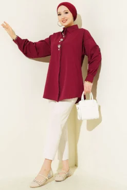 Vista alternativa de Shirt with Hidden Buttons and Beaded Brooch Burgundy
