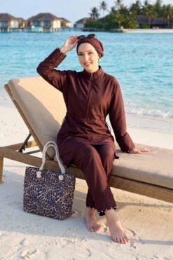 Vista alternativa di Stone Embellished Half-Zip Modest Three-Piece Swimsuit Plum