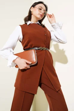 Alternative view of Long Vest with Belt Two-Piece Set Brown