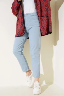 Slit Hem Jean Pants Beige