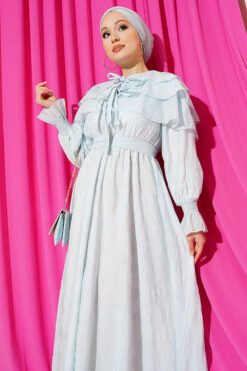 Vista alternativa di Tiered Dress with Neck Tie Detail Baby Blue