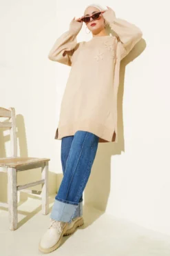 Vista alternativa de Floral Neck Soft Knit Tunic