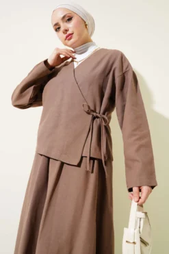 Alternative view of Side Tie Waist Skirt Linen Two-Piece Set Brown