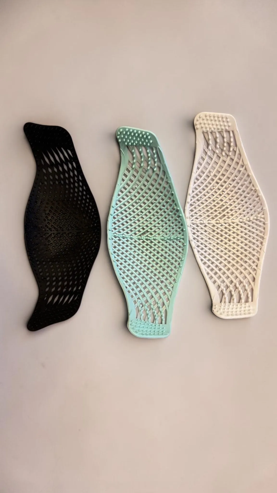 Hijab Taj colours — Black, Green and Beige lattice mesh bonnet Großhandel