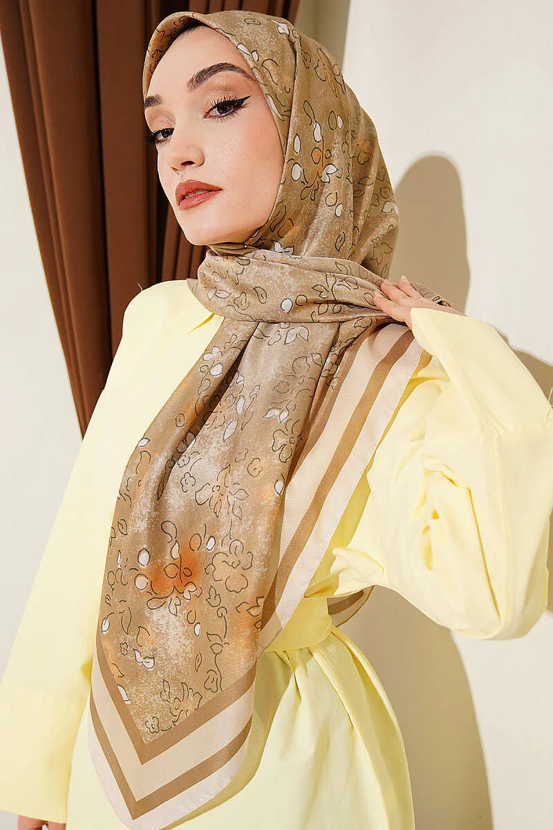 120 cm Flower Detailed Soft Scarf Beige