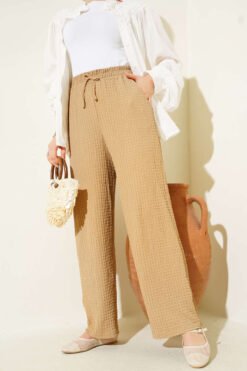Vue alternative de Belted Embossed Pants Camel