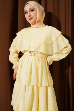 Vue alternative de Belted Tiered Dress Yellow