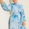 ⁦Floral Ruffled Belted Dress Blue⁩ - الصورة ⁦2⁩