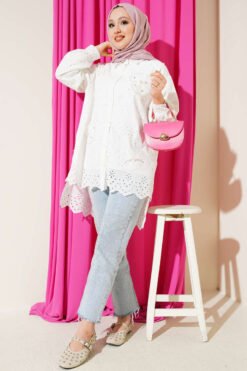 Vue alternative de Floral Stone Embellished Tunic White