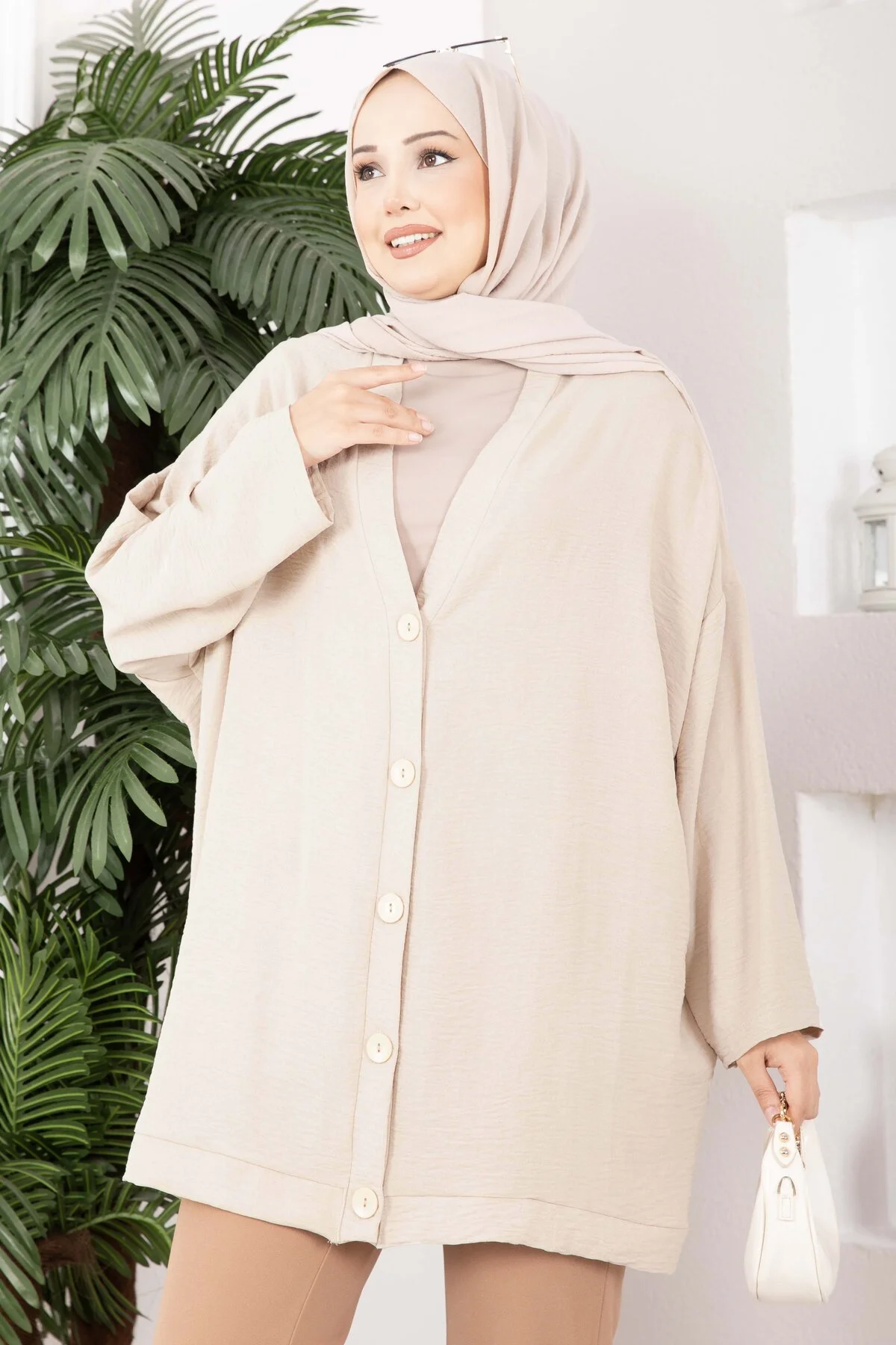 Buttoned Loose Aerobin Kimono Beige - Image 2