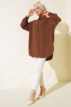 Vista alternativa de Vertical Striped Oversized Shirt Brown