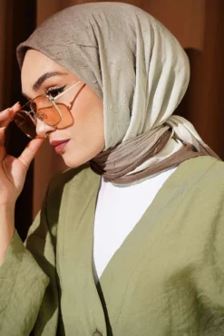 Vista alternativa di Striped Bamboo Crinkle Scarf