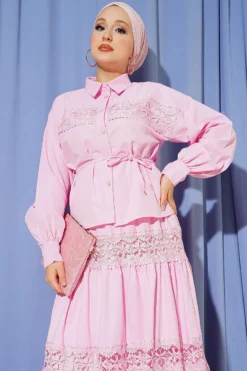 Alternative view of Lace Detailed Skirted Two-Piece Set Pink