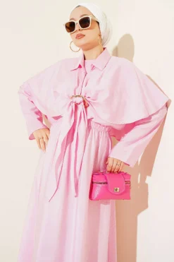 Alternative view of Cloak with Gold Buckle Three-Piece Set Pink