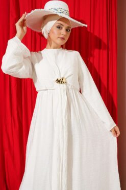 Vista alternativa di Dress with Front Tie and Gold Buckle Ecru